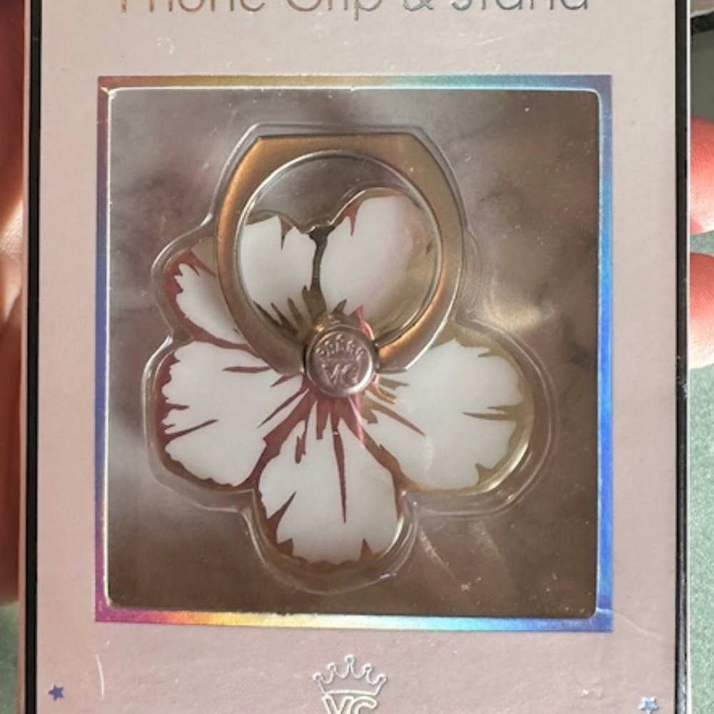 Velvet Caviar - Phone Grip and Stand - White Flower